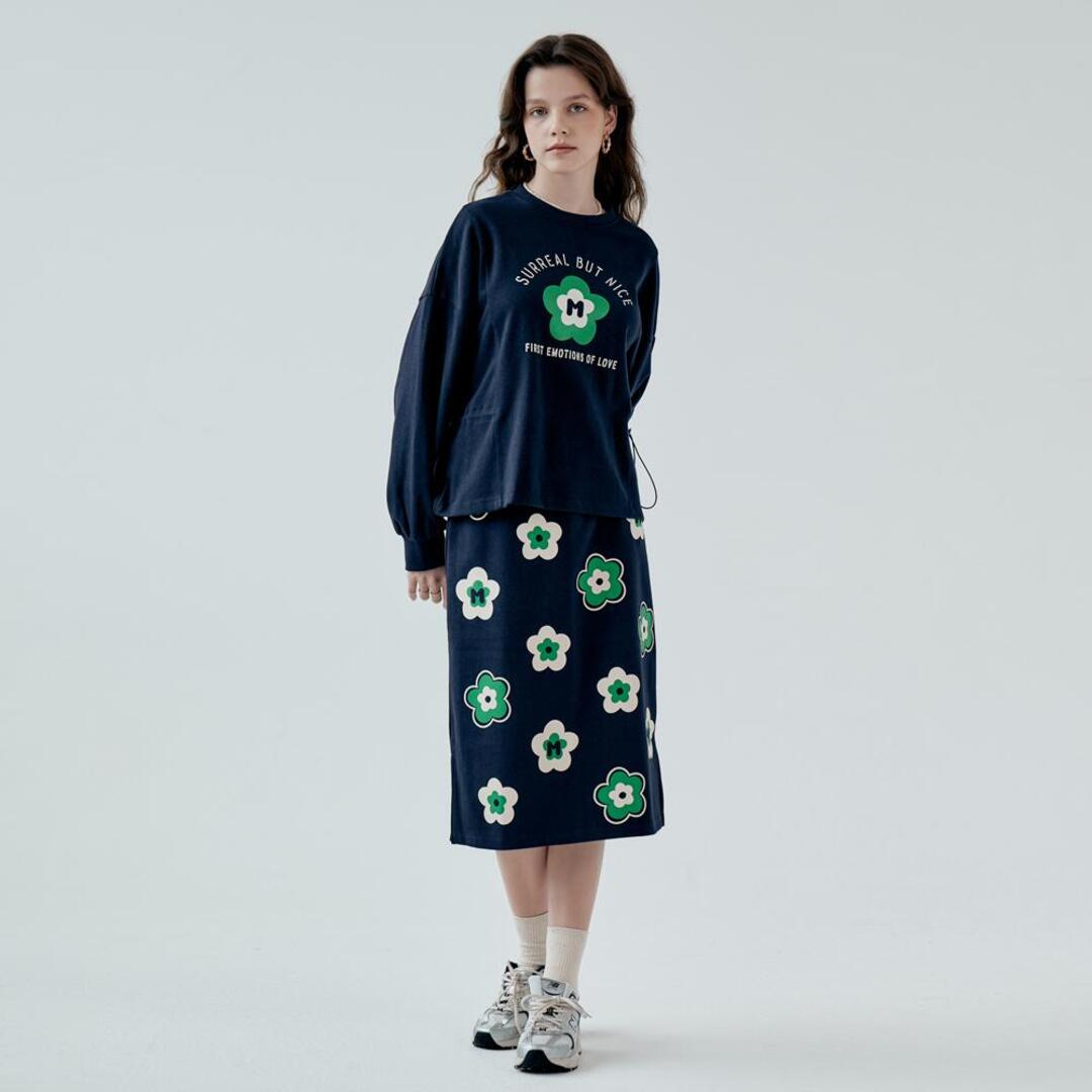 [메타퍼] MET Line Detail Flower Sweatshirt Skirt Set