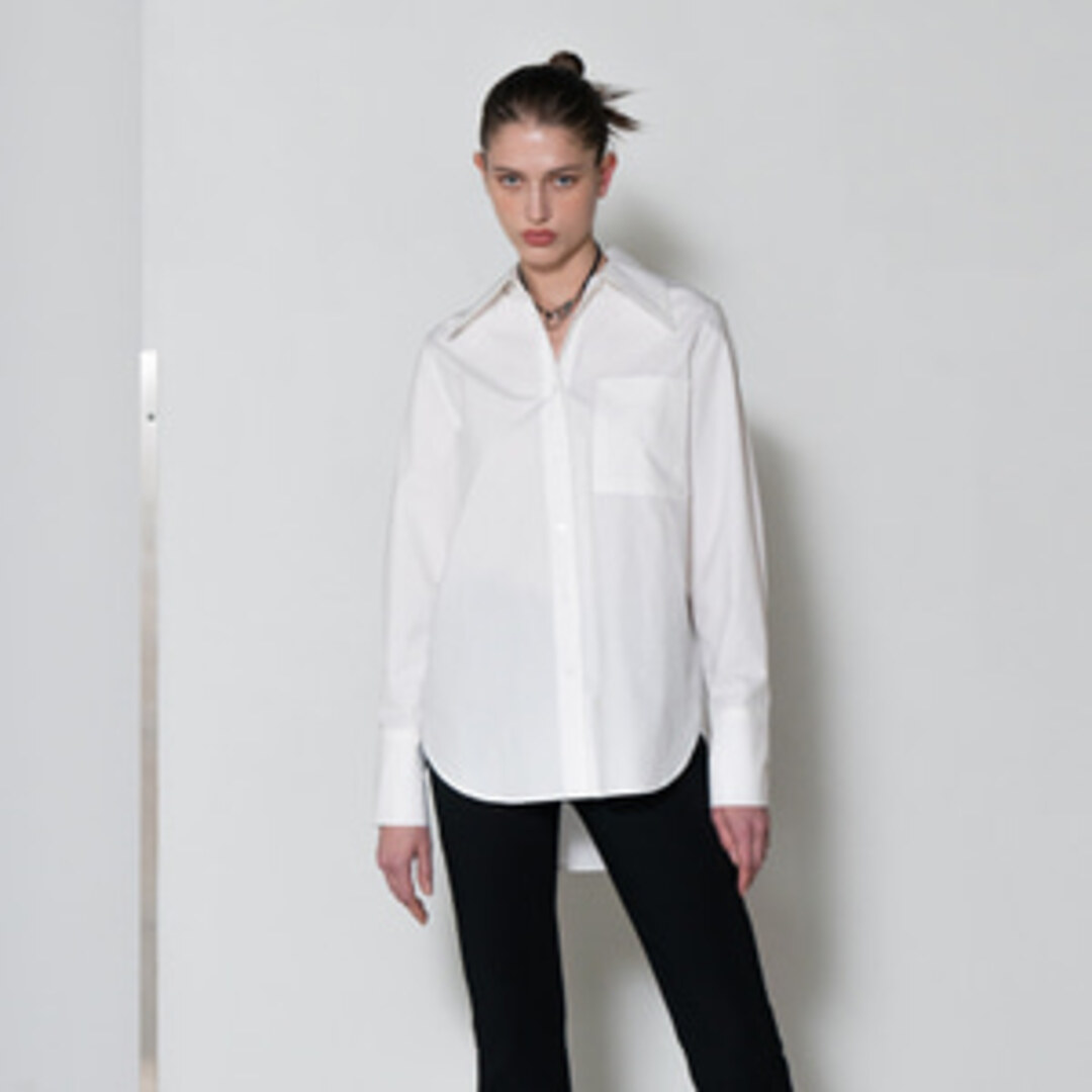 [320쇼룸]Cotton Wide Collar One-Pocket Shirt White