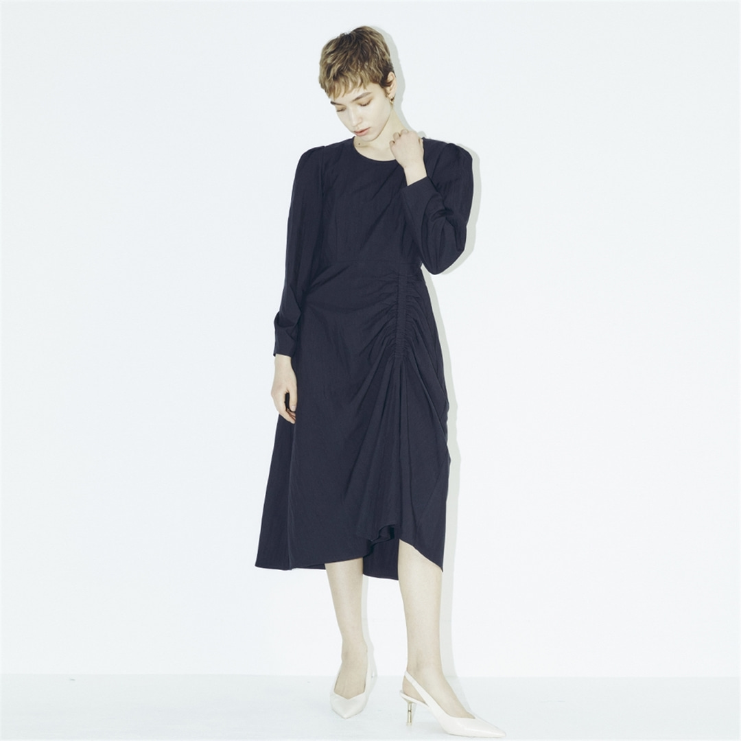 [누브] Long Sleeve Shirring Midi Dress - Black