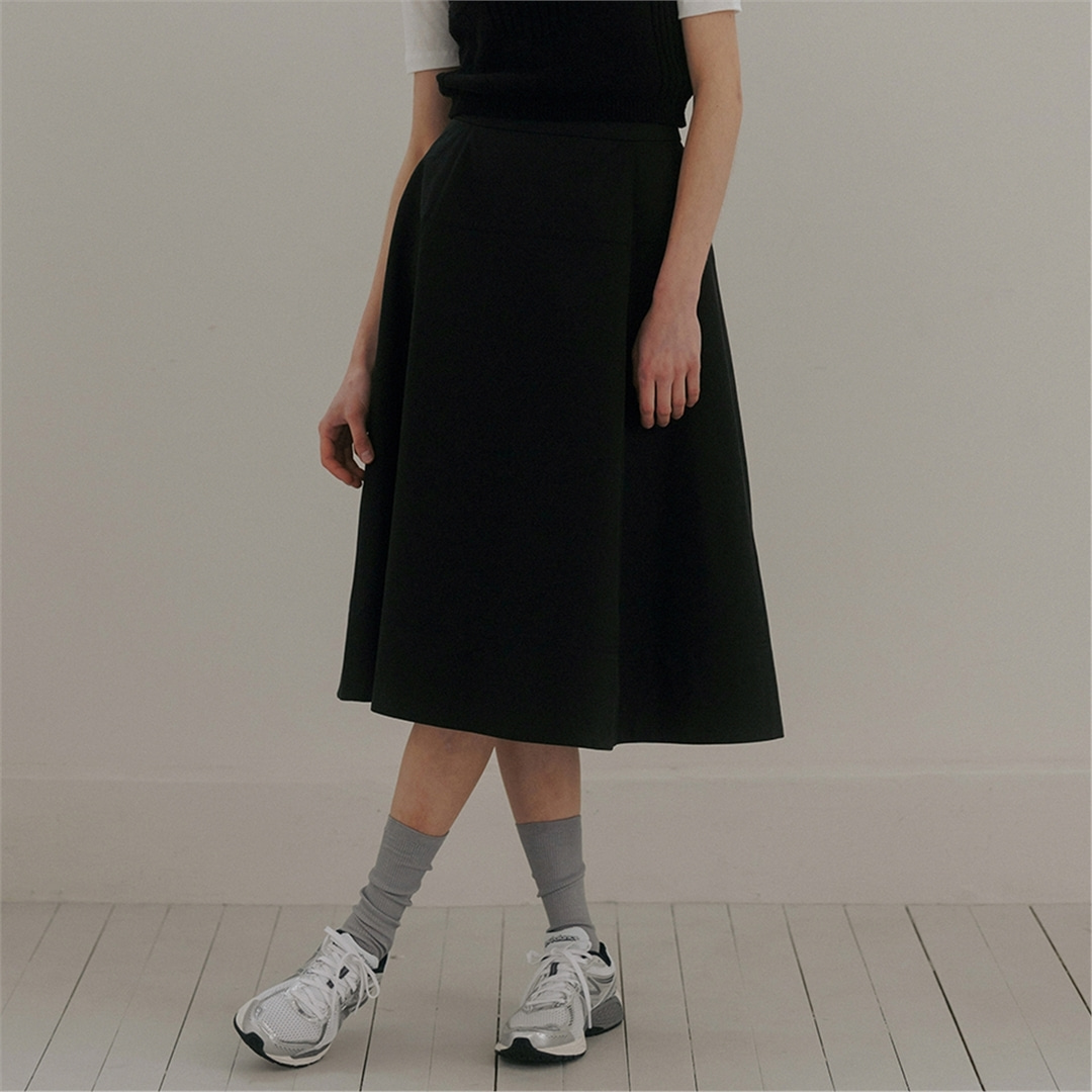 [블랭크03] structured cotton blend skirt (black)