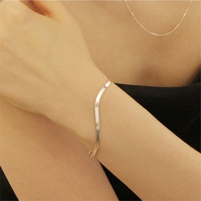 [티오유] Sleek curved line simple bracelet_TN051_Silver925