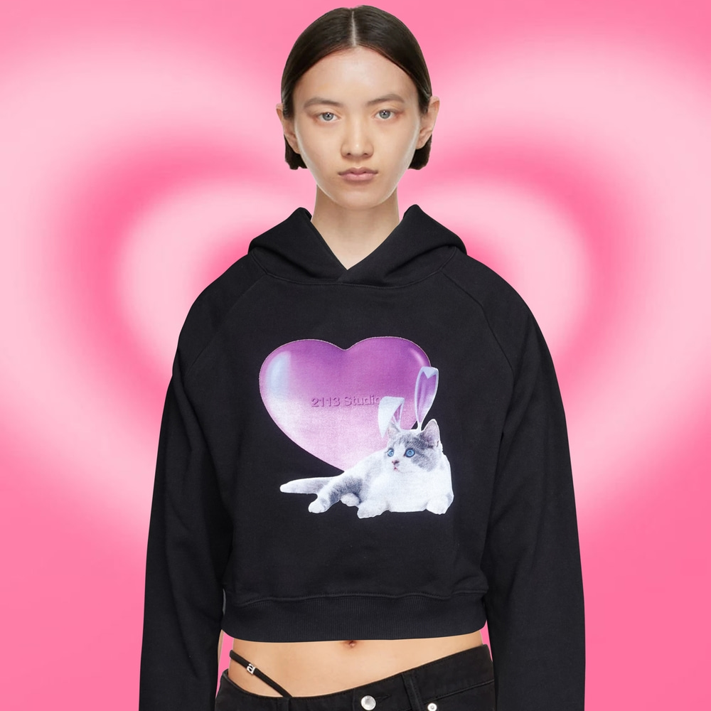 [2113스튜디오] Crop hoodie heart cat Black