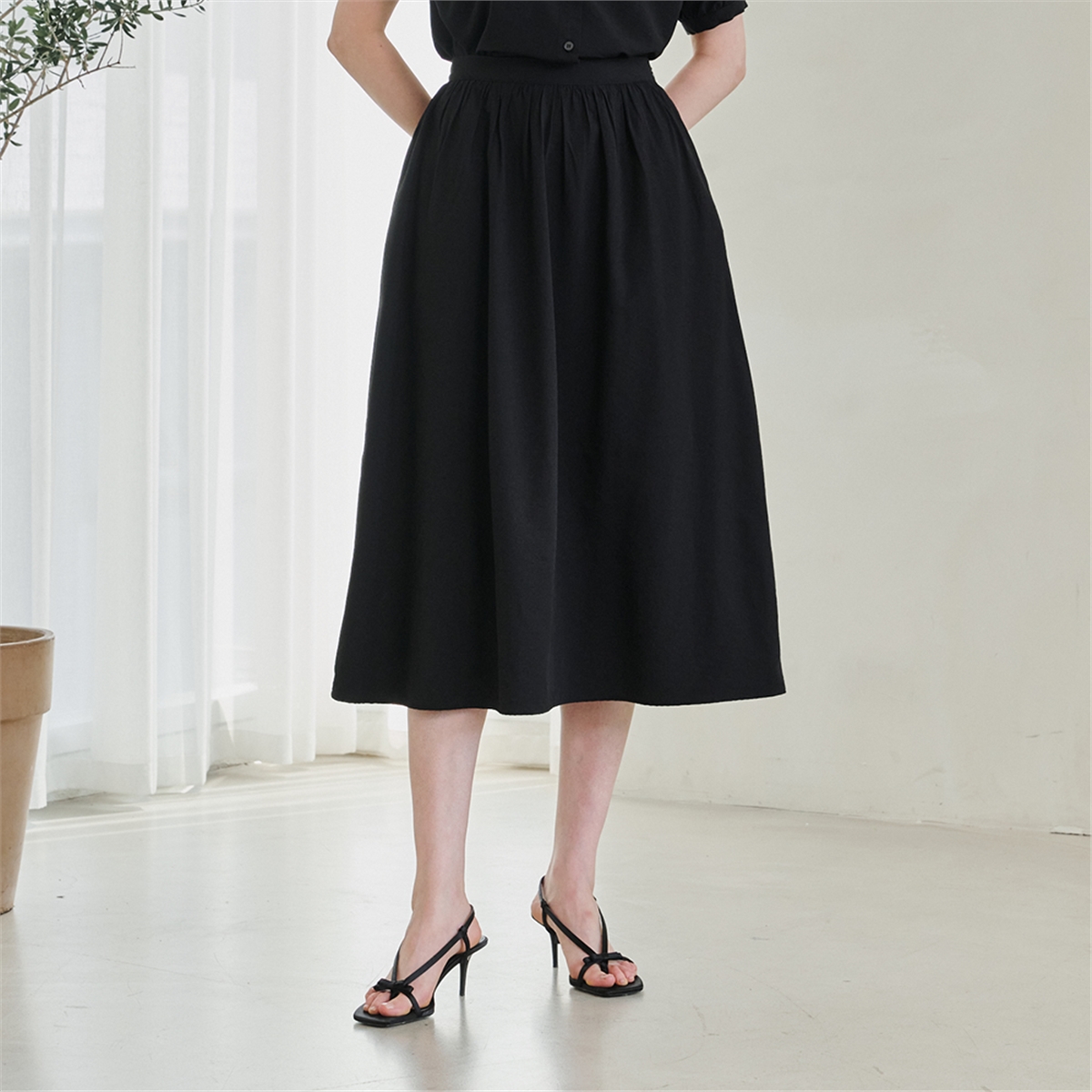 [누브] Flare Shirring Skirt - Black