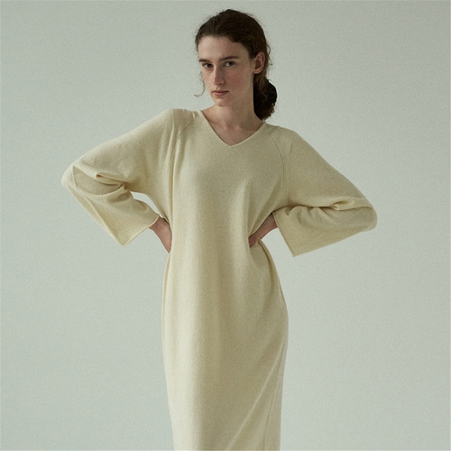[블랭크03] cashmere wholegarment dress (cream)