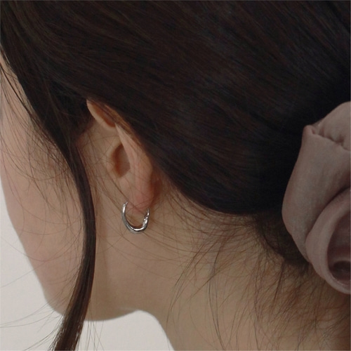 [하스] Slim oval ring earrings_BF010