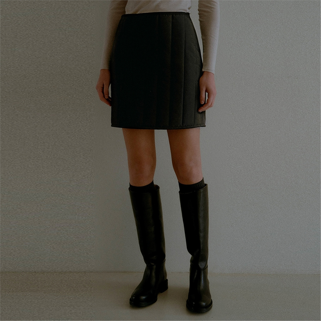 [블랭크03] quilting mini skirt (black)
