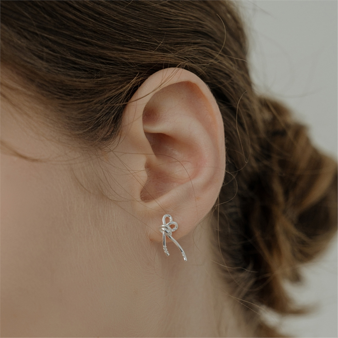 티오유] [Silver925] WE024 Heart knot earring